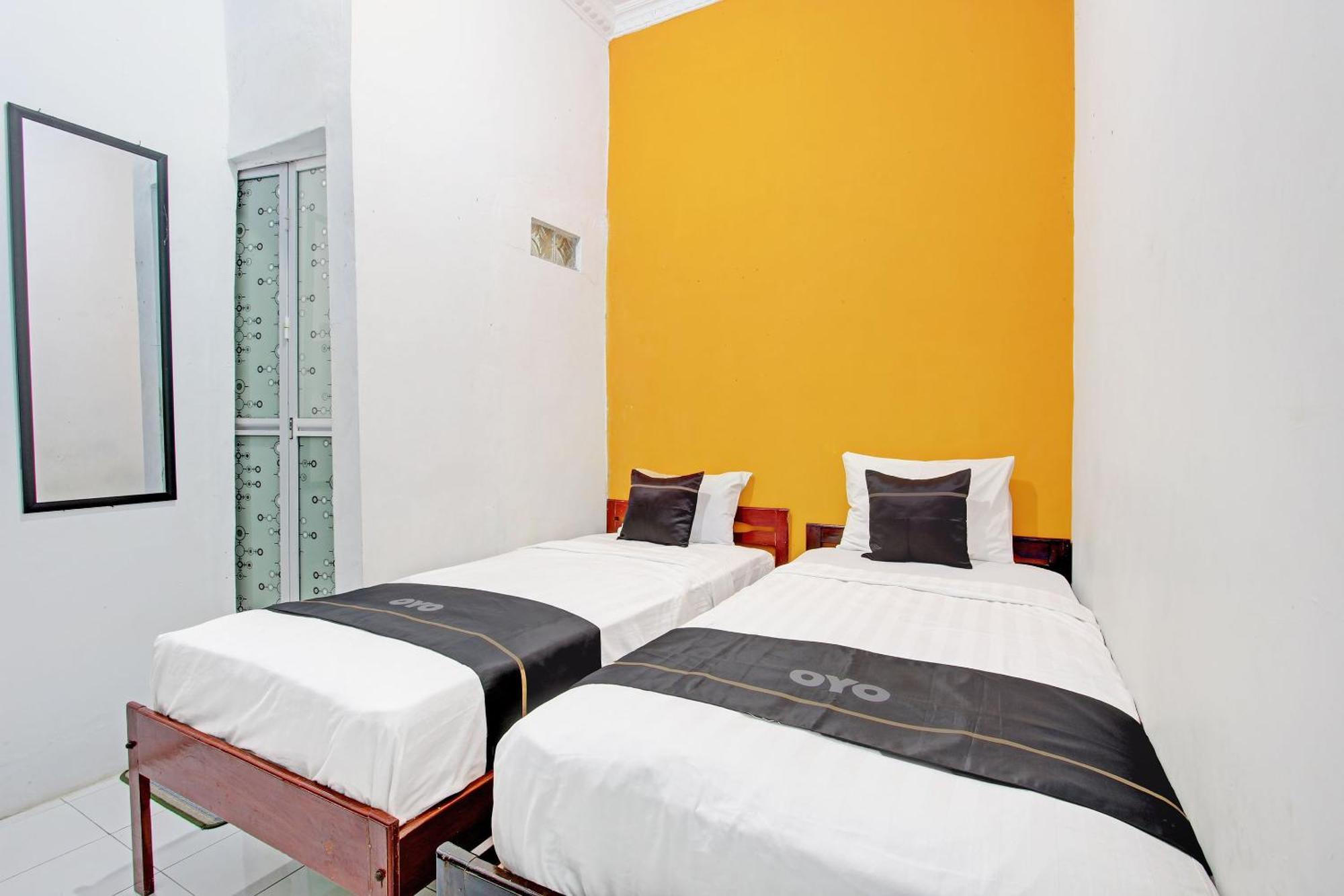 Capital O 92929 Hotel New Tirta Kencana Syariah Tegal  Zewnętrze zdjęcie