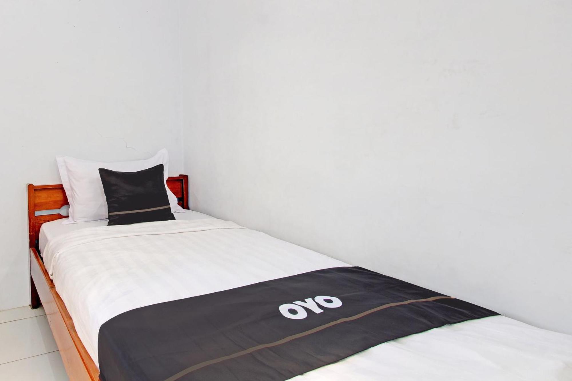 Capital O 92929 Hotel New Tirta Kencana Syariah Tegal  Zewnętrze zdjęcie